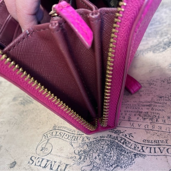 Fossil 'Sydney' Zip Around Phone Wallet - Picture 8 of 12